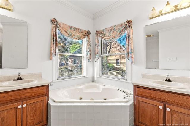 208 Woodsage Circle, Fayetteville, NC 28303