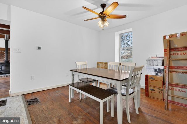 90 MANOR RD, Red Lion, PA 17356