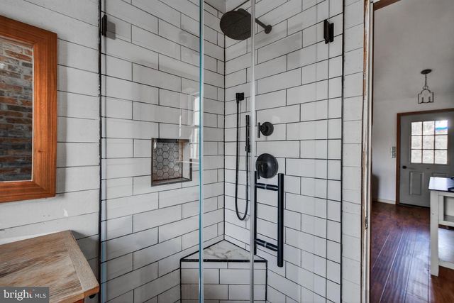 90 MANOR RD, Red Lion, PA 17356