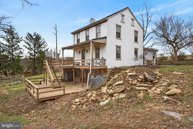 90 MANOR RD, Red Lion, PA 17356