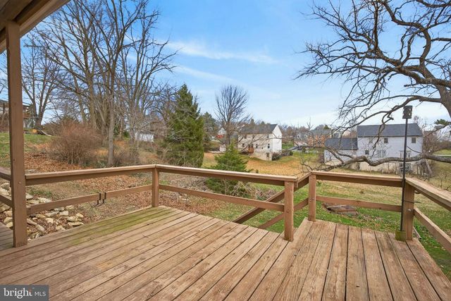 90 MANOR RD, Red Lion, PA 17356