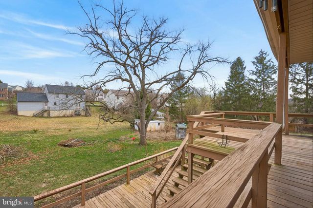 90 MANOR RD, Red Lion, PA 17356