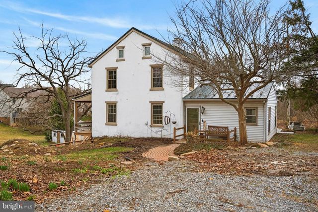 90 MANOR RD, Red Lion, PA 17356