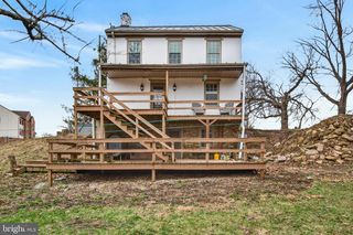 90 MANOR RD, Red Lion, PA 17356