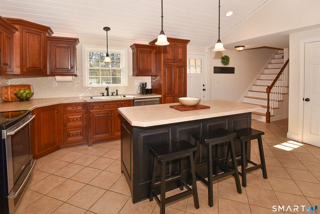 59 Wapping Wood Road, Ellington, CT 06029