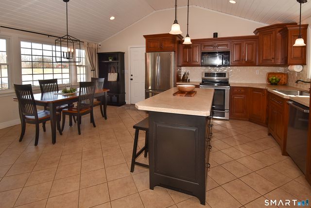 59 Wapping Wood Road, Ellington, CT 06029