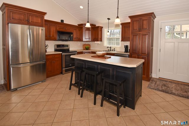 59 Wapping Wood Road, Ellington, CT 06029