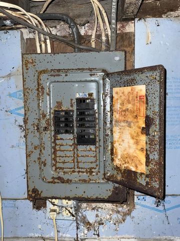 221 E Williams Street, Fort Wayne, IN 46803