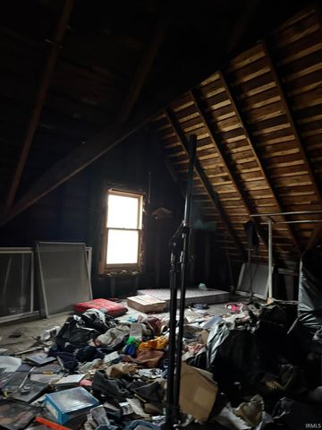 221 E Williams Street, Fort Wayne, IN 46803