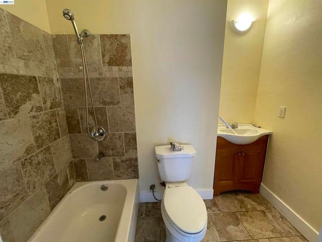 9826 C St, Oakland, CA 94603