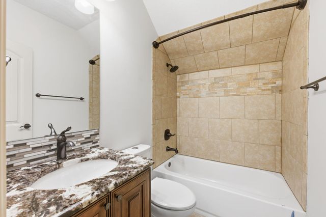 3839 N Lily Ct, Wichita, KS 67101