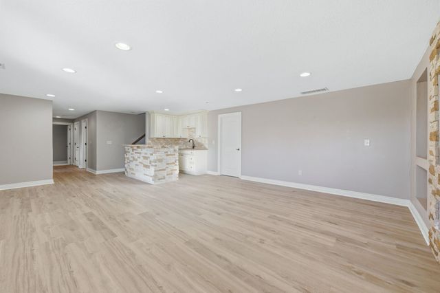 3839 N Lily Ct, Wichita, KS 67101