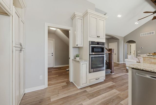 3839 N Lily Ct, Wichita, KS 67101