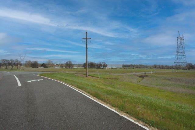 Paul Bunyan Court, Anderson, CA 96007