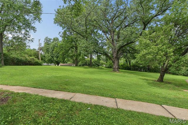 2655 Parker Road, Florissant, MO 63033
