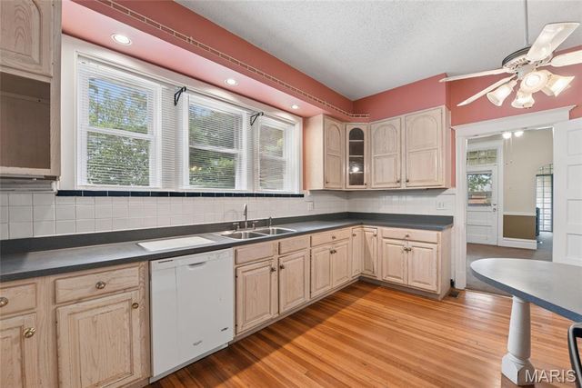 2655 Parker Road, Florissant, MO 63033
