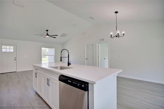2731 W Albatross Road, Avon Park, FL 33825
