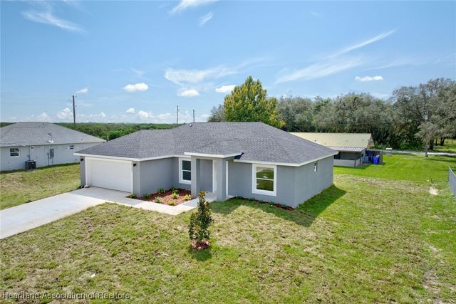 2731 W Albatross Road, Avon Park, FL 33825