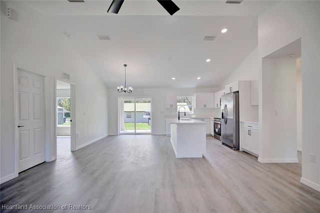 2731 W Albatross Road, Avon Park, FL 33825