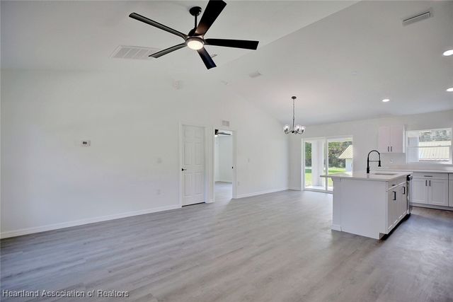 2731 W Albatross Road, Avon Park, FL 33825