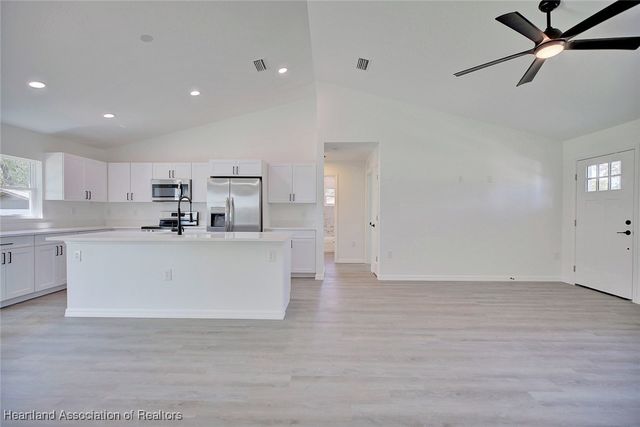 2731 W Albatross Road, Avon Park, FL 33825