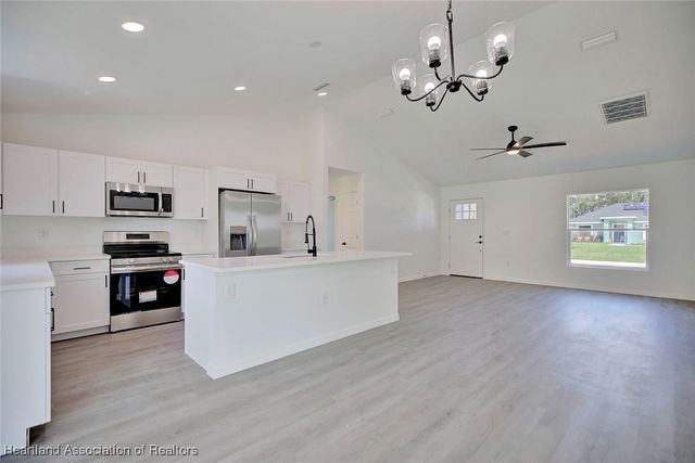 2731 W Albatross Road, Avon Park, FL 33825