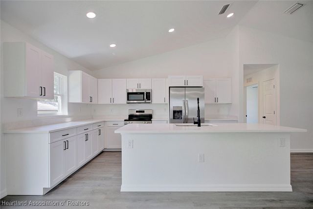 2731 W Albatross Road, Avon Park, FL 33825
