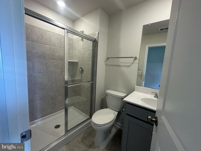 19 WINTERPLACE DR, Charles Town, WV 25414