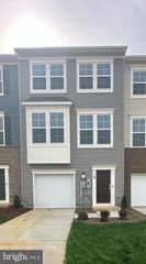 19 WINTERPLACE DR, Charles Town, WV 25414