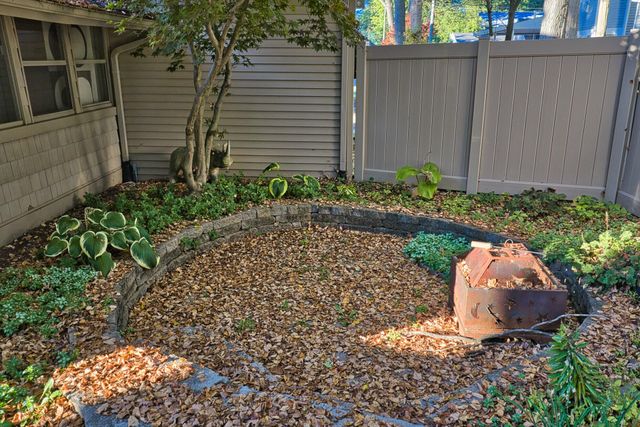 274 Hawley Center Drive, Girard Twp, MI 49036