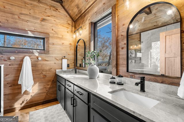 294 Campbell Camp Circle, Blue Ridge, GA 30513