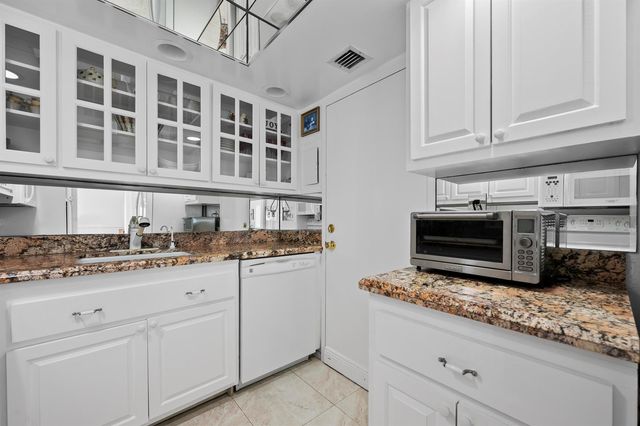 2600 N Flagler Drive 1007, West Palm Beach, FL 33407