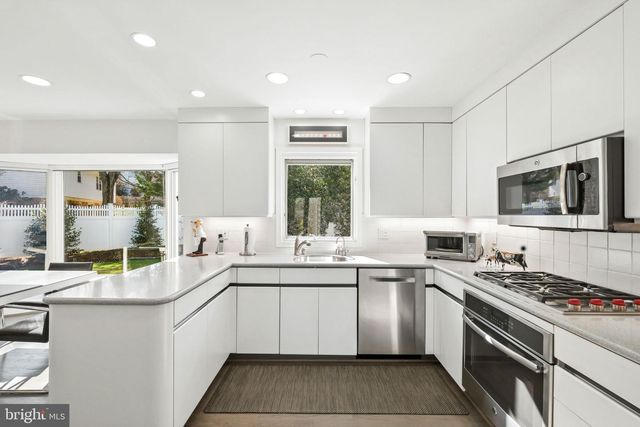 9632 TRAILRIDGE TER, Potomac, MD 20854