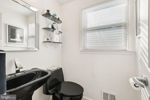 9632 TRAILRIDGE TER, Potomac, MD 20854