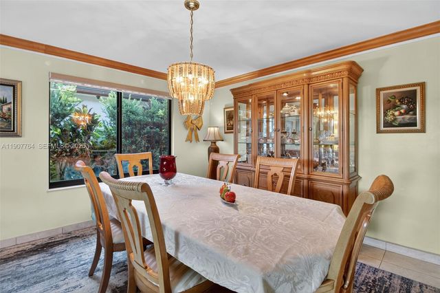 15010 Dunbarton Place, Miami Lakes, FL 33016