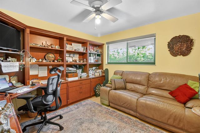 15010 Dunbarton Place, Miami Lakes, FL 33016