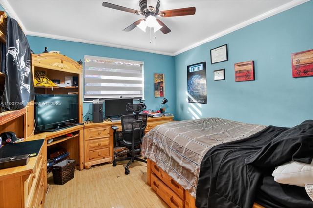 15010 Dunbarton Place, Miami Lakes, FL 33016