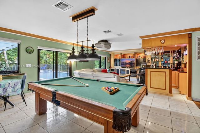 15010 Dunbarton Place, Miami Lakes, FL 33016