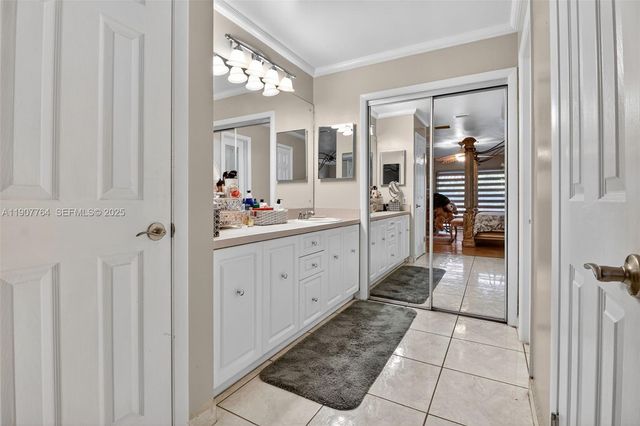 15010 Dunbarton Place, Miami Lakes, FL 33016