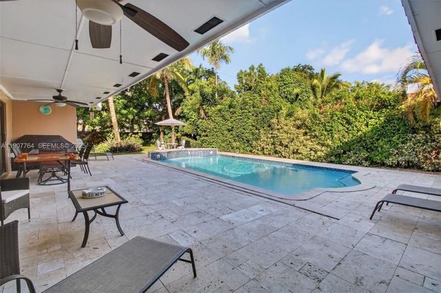 15010 Dunbarton Place, Miami Lakes, FL 33016