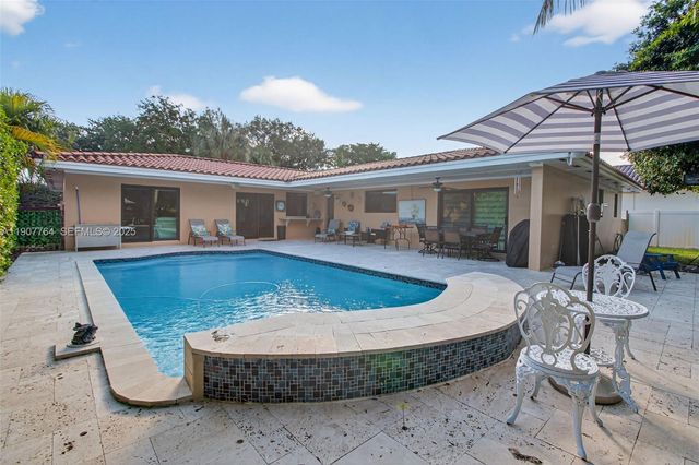 15010 Dunbarton Place, Miami Lakes, FL 33016