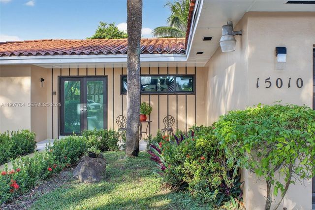 15010 Dunbarton Place, Miami Lakes, FL 33016