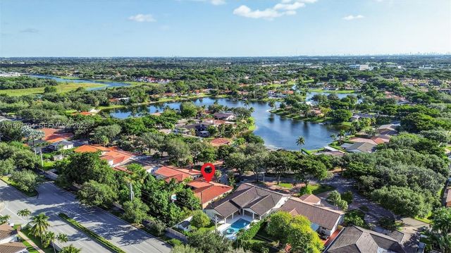 15010 Dunbarton Place, Miami Lakes, FL 33016