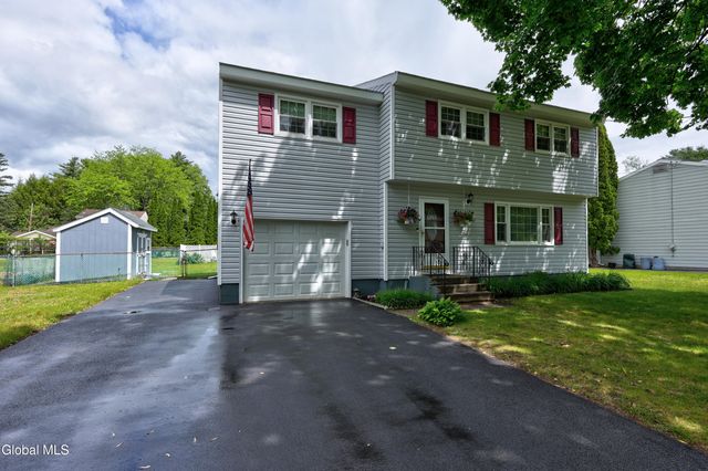 30 Fredrick Drive, Saratoga Springs, NY 12866