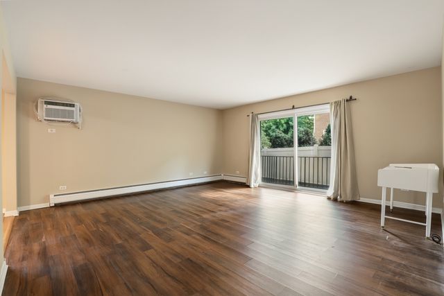 505 Kenilworth Avenue 4, Glen Ellyn, IL 60137