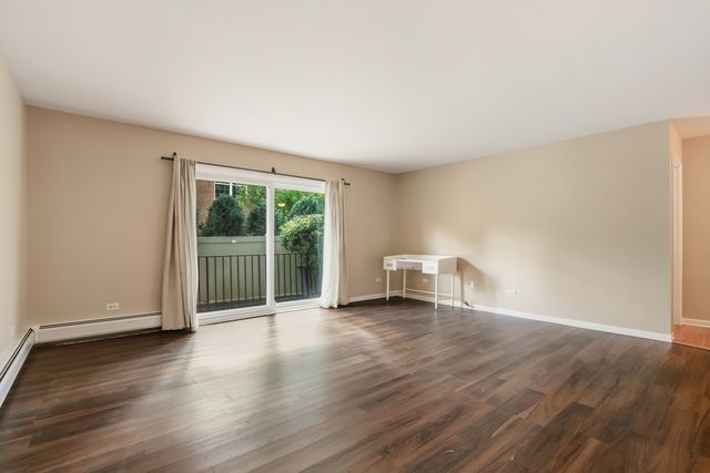 505 Kenilworth Avenue 4, Glen Ellyn, IL 60137