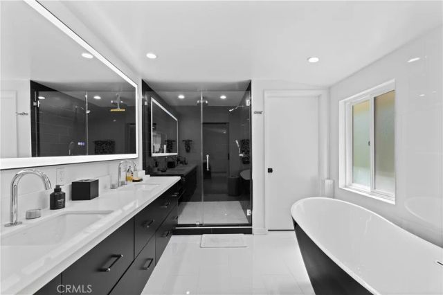 5931 Maury Avenue, Woodland Hills, CA 91367