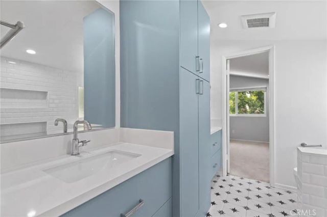 5931 Maury Avenue, Woodland Hills, CA 91367