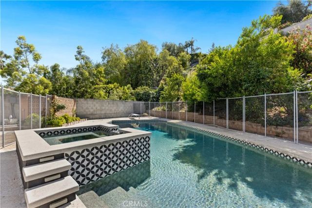 5931 Maury Avenue, Woodland Hills, CA 91367