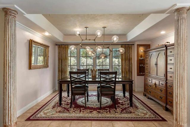 1285 Hidden Oaks Trail, Vista, CA 92084